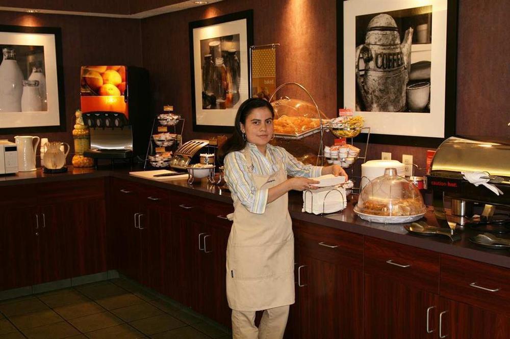 Hampton Inn Flemington Restoran gambar